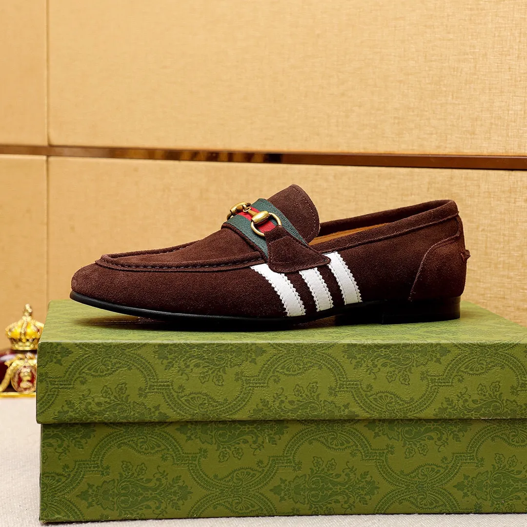 Men's shoes 💰480 💐 Product trademark: GUCCI "Gucci" casual leather shoes Regular size: 38-44 (45.46🉑️customized) Product materials: Selected imported first-layer frosted cowhide upper + classic hardware buckle, imported cowhide leather lining. Strong three-dimensional visual effect, original outsole Color: 4⃣️colors available